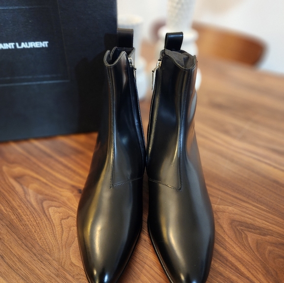 Saint Laurent MEN WYATT LEATHER BOOT - Picture 4 of 6